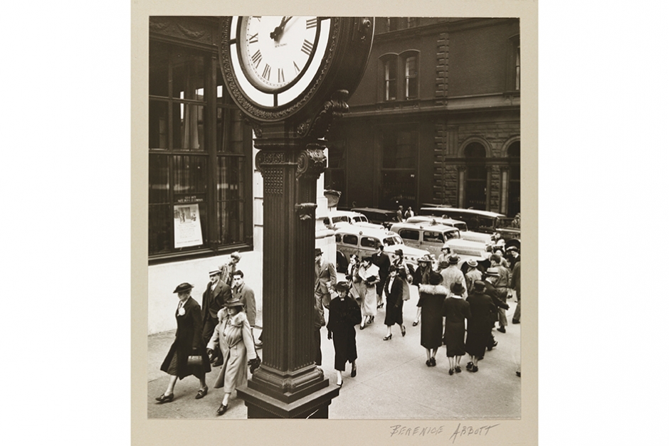 Berenice Abbott’s “Tempo of the City #1, 1938,” is featured in “City Scenes: Highlights of New York Street Photography,” at the Museum of the City of New York. Courtesy Museum of the City of New York.