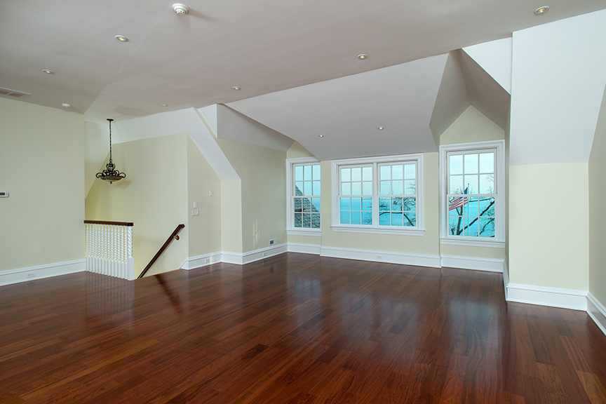 Stately beauty on the Sound in Norwalk