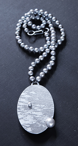 A sleekly elegant creation from Helena Sandström. Photograph courtesy the Museum of Arts and Design.