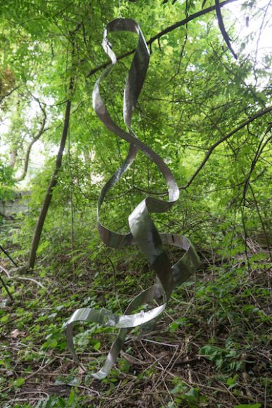 Jacques Jarrige sculpture for the Valerie Goodman home. ©Garret Linn. Courtesy Valerie Goodman Gallery.