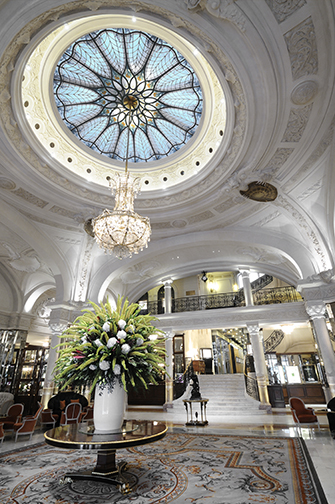 Hotel de Paris lobby. Copyright Monte-Carlo Société des Bains de Mer.