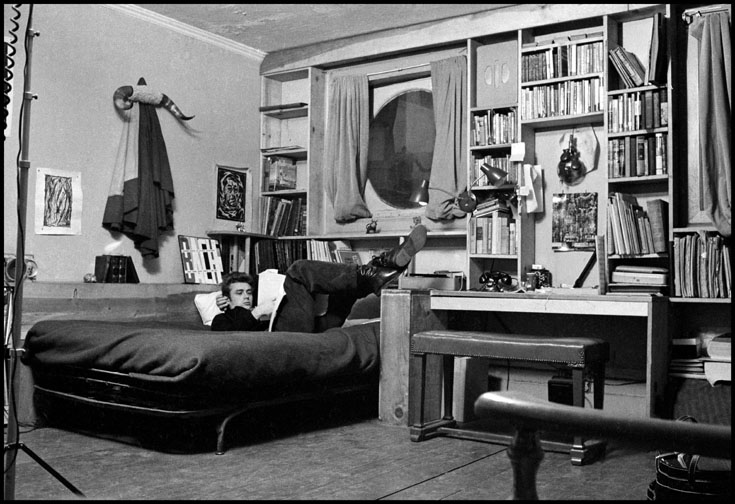 James Dean’s apartment on 68th St., just off Central Park West, N.Y. ©2015 Dennis Stock/Magnum Photos. 