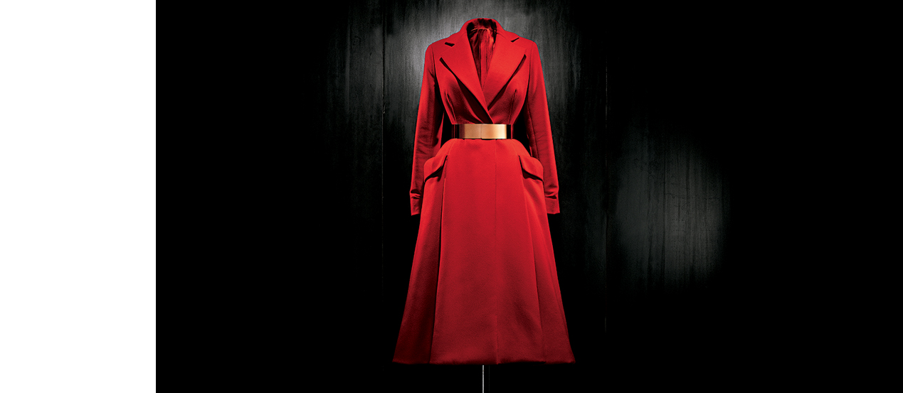 Cashmere Bar coat in rouge Dior, Fall/Winter 2012 haute couture collection. © Laziz Hamani. Courtesy Assouline.