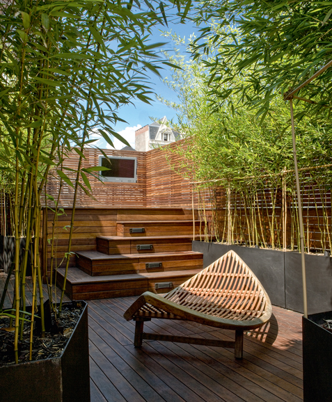 © “Living Roofs,” published by teNeues. Crosby Street Rooftop Terrace, New York City, Gunn Landscape Architecture, PLLC. Photograph © Alexander Herring. 