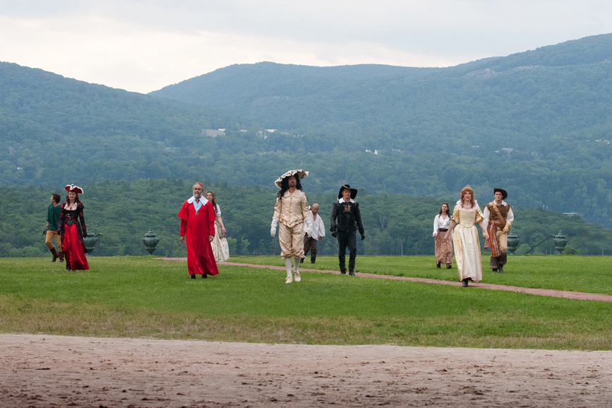 Entrance in “The Winter’s Tale,” 2015. HVSF uses the expanse of its Boscobel House and Gardens setting to reflect the world outside and inside its circular tent. Photograph by T. Charles Erickson.