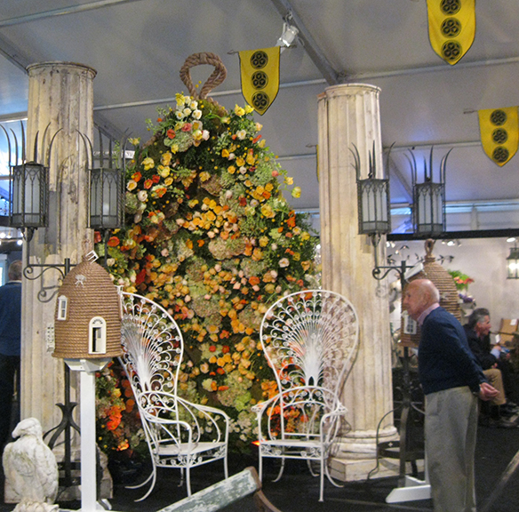Ken Fulk’s apiary designs for the “Antique Garden Furniture Fair” included beehive birdhouses and stunning floral arrangements that inspired many a selfie. Photographs by Georgette Gouveia