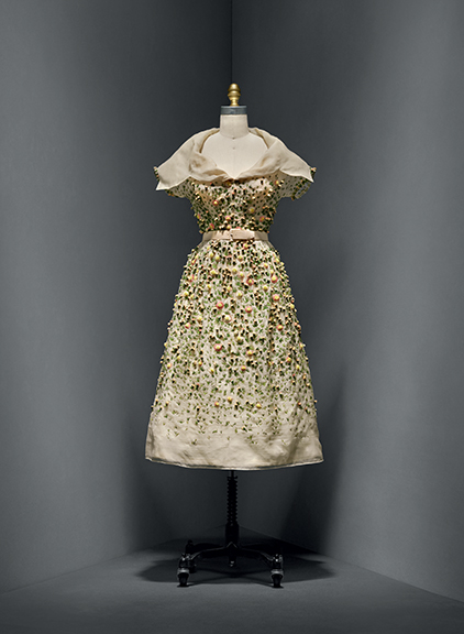 “Vilmiron” Dress, Christian Dior (French, 1905-1957), spring/summer 1952 haute couture; The Metropolitan Museum of Art, Gift of Mrs. Byron C. Foy, 1955 (C.I.55.76.20a–g). Courtesy of The Metropolitan Museum of Art. Photograph © Nicholas 
