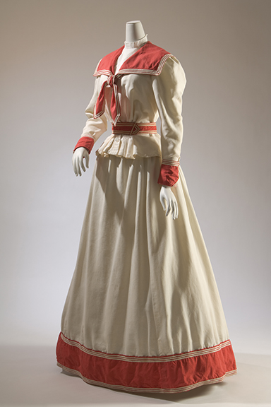 Dress with “middy” collar (circa 1895), cotton, USA, museum purchase. Photograph © The Museum at FIT.