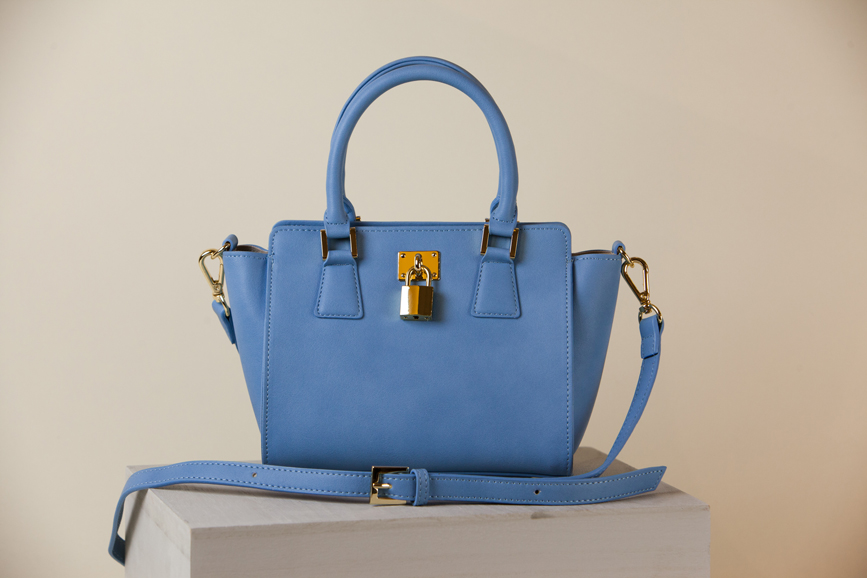 [5] Sunday Tote in Mini, ($165) by Angela Roi. Photograph courtesy Angela Roi.