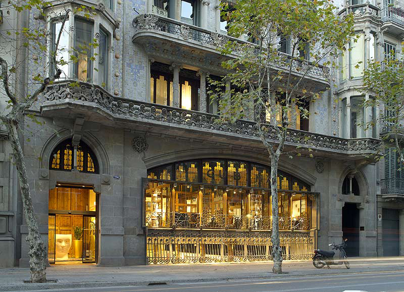 Cubiñá furniture store. Courtesy interioresminimalistas.com.