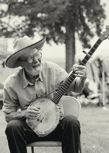 Pete Seeger at the Strawberry Festival. Photograph © Joseph Squillante. Courtesy Northern Dutchess Symphony Orchestra.