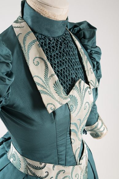 M.A. O’Connell, dress, circa 1888, USA, Museum Purchase. Photograph © The Museum at FIT.