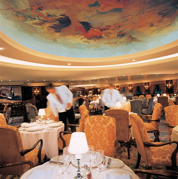 Class grand dining room. Photograph courtesy Oceania Cruises.