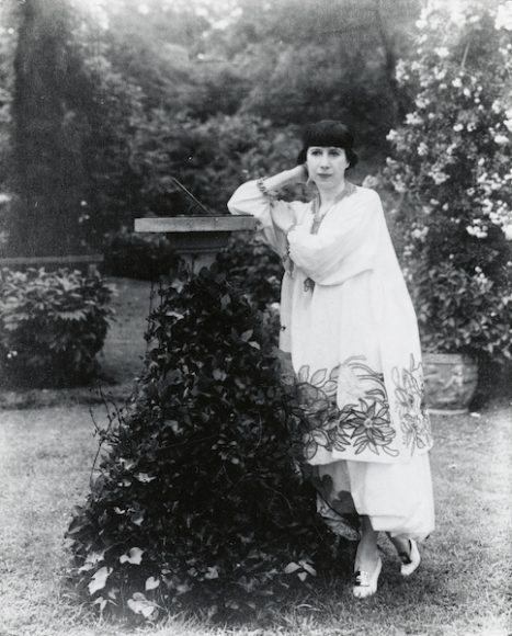 Florine Stettheimer, photograph by Peter A. Juley & Son, c. 1917-20. Image provided by Peter A. Juley & Son Collection, Photograph Archives, Smithsonian American Art Museum, Washington, D.C. Courtesy the Jewish Museum.
