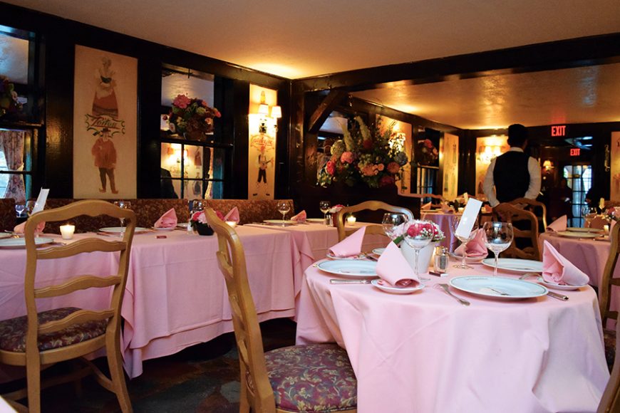 The dining room at La Crémaillère. Photograph by Aleesia Forni.