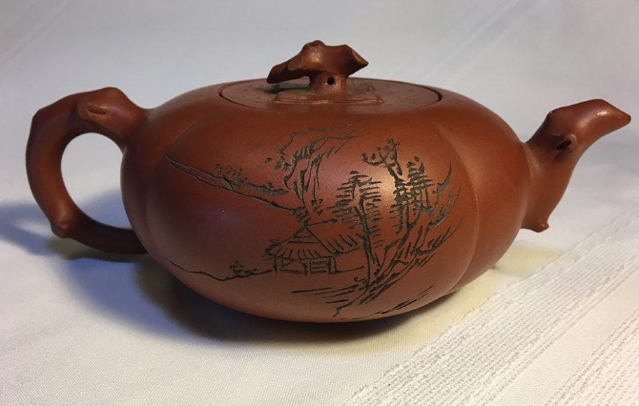 Mao’s Teapot. Characters (not shown) read: “Ice in the pot, heart of jade.”  Photograph by Nelius Ronning.