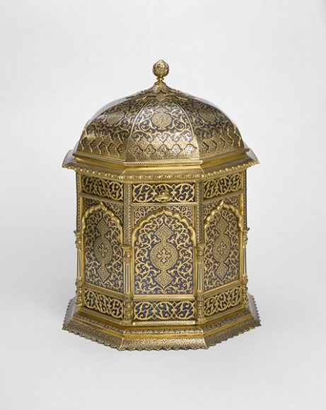 Mayo School of Industrial Art student. Casket made in Sialkot, Punjab (now Pakistan), ca. 1880. Steel, blued and inlaid with gold. Victoria and Albert Museum, London, IS.2411:1-1883. Image courtesy Bard Graduate Center Gallery.
