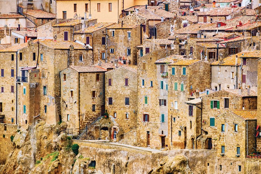 Houses in Pitigliano. Photograph by “Shalith.”