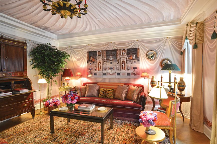 Alexa Hampton said she had been dreaming of campaign tents prior to creating “Olympia Folly” with its trompe l’oeil ceiling and walls. The concept involved a collaboration with de Gournay of creating a draped interior mapped onto paper by artist Chuck Fischer.
