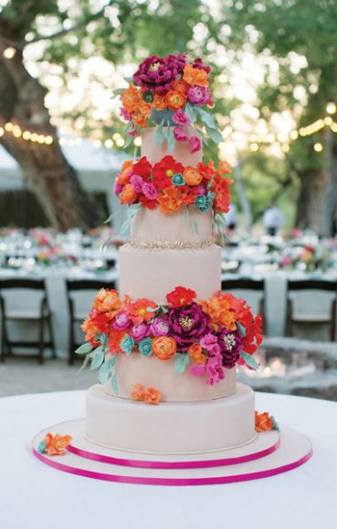 “Desert Tucson Wedding Cake” created by Parzych for an event held at Tanque Verde Ranch in Arizona. Photograph by Mel Barlow. 