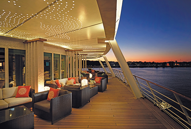 The Seven Seas Voyager's horizon lounge deck. Photograph courtesy of Regent Seven Seas Cruises.