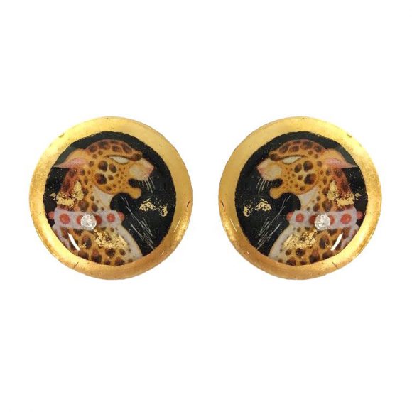 Leopard stud earrings.