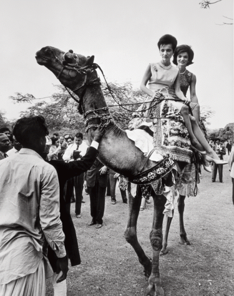 Lee Radziwill and Jacqueline Kennedy in Karachi, Sindh, Pakistan, March 1962. Courtesy John F. Kennedy Presidential Library and Museum.