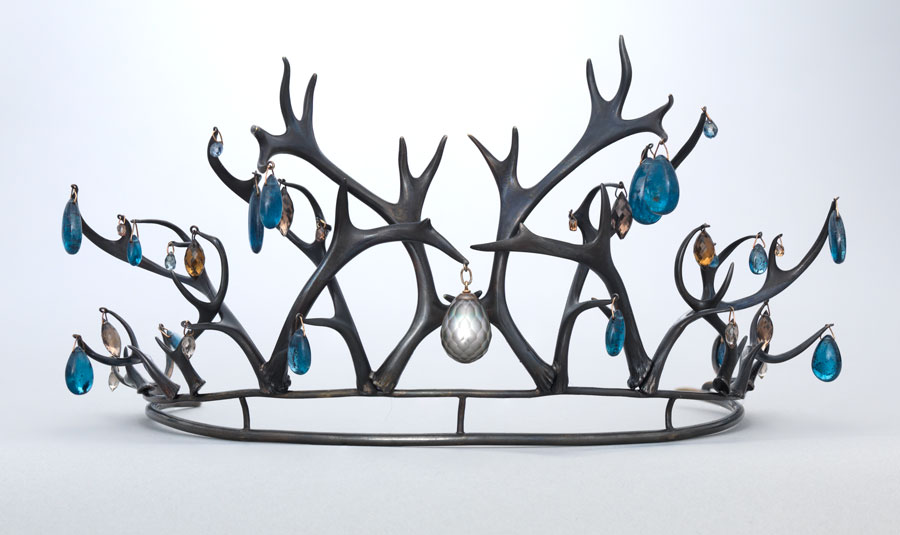Gabriella Kiss. “Antler Tiara (2014), oxidized bronze with a faceted Tahitian pearl, kyanite, smoky quartz & champagne diamonds. Courtesy of the artist. Photograph by Bruce White. Image courtesy Bard Graduate Center Gallery.