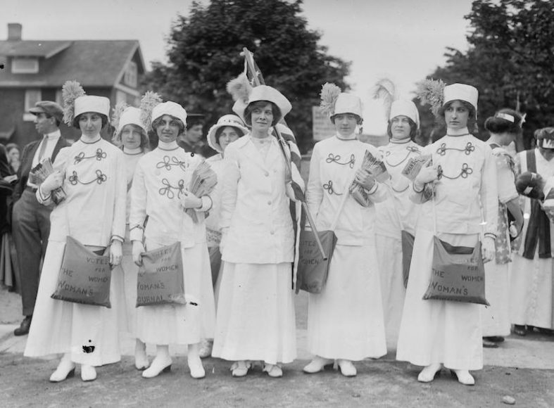 “Suffrage News Girls,” Liz Freeman ca. 1910-15, Prints and Photographs Division, Library of Congress, Washington, D.C. Courtesy Lockwood-Mathews Mansion Museum.
