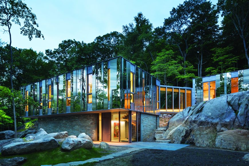 A house in 
Pound Ridge 
by architect Kieran Timberlake.  Photograph by Peter Aaron, Esto Photographics.