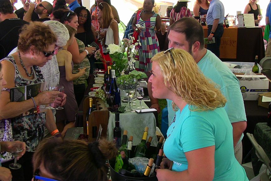 Guests savor a tasting at the 2018 Putnam County Wine and Food Fest. Courtesy Putnam County Wine and Food Fest.