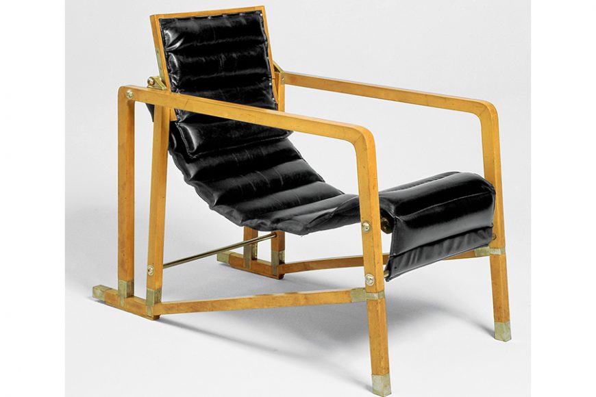Eileen Gray, “Transat chair,” 1926-29. Varnished sycamore, nickel-plated steel, synthetic leather. Centre Pompidou, Musée national d’art moderne, Paris. Purchase, 1992, AM 1992-1-1. © Centre Pompidou, Mnam-CCI, Dist. RMN-GP: Jean-Claude Planchet.