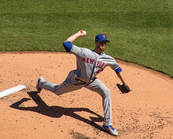 Jacob deGrom pitching for the New York Mets on March 28, 2019.