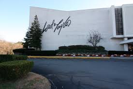Lord + Taylor in Eastchester is now open for business. While the chain’s 38 stores face bankruptcy liquidation, according to some news sources, those we spoke to at L + T in Eastchester say they won’t be closing.