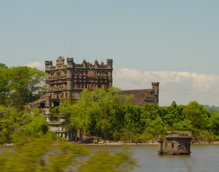 Bannerman's Castle on Bannerman’s or Pollepel Island from the left bank of the Hudson River.