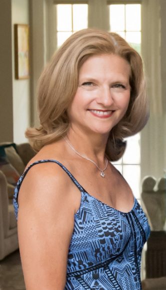 Lori Kapner Hosp has created a collection of paintings to help refugees.