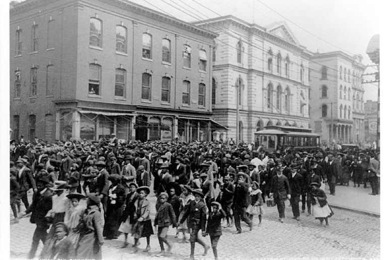A celebration of Juneteenth, or Emancipation Day, on June 19, 1905 in Richmond, Virginia. Courtesy Virginia Commonwealth University.
