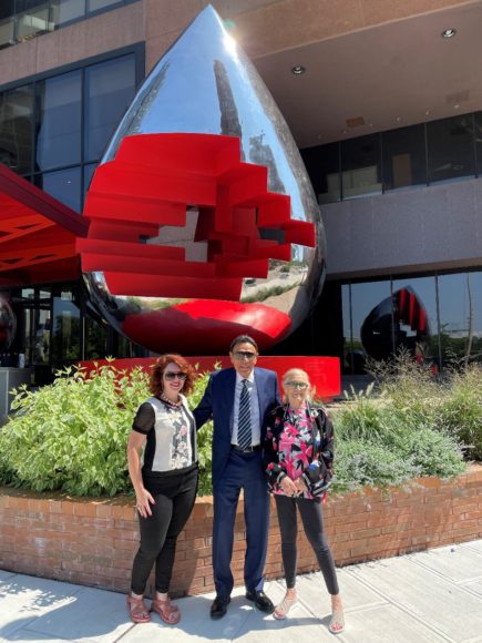 From left, ArtsWestchester Deputy Director Kathleen Reckling; Ginsburg Development Companies
Principal Martin Ginsburg and ArtsWestchester CEO Janet Langsam at the Tuesday, Aug. 24 unveiling of Georgi Minchev’s “Fragments of Something Bigger” outside GDC’s 50 Main St. building