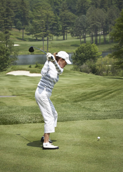 Teeing off for Greenwich-based Breast Cancer Alliance. Photographs by Elaine Ubiña. Courtesy Breast Cancer Alliance.