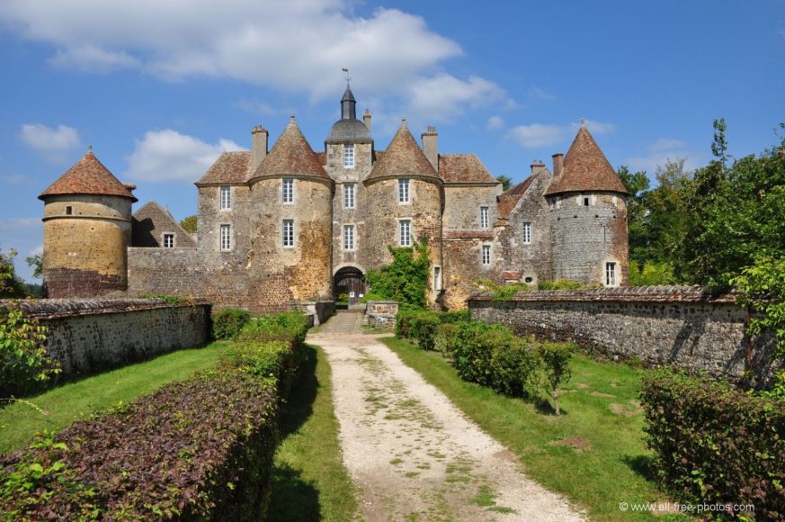 Burgundy’s Route des Châteaux features 17 castles from different periods of French history, including the Renaissance, Baroque and Neoclassical. Courtesy France Tourism.
