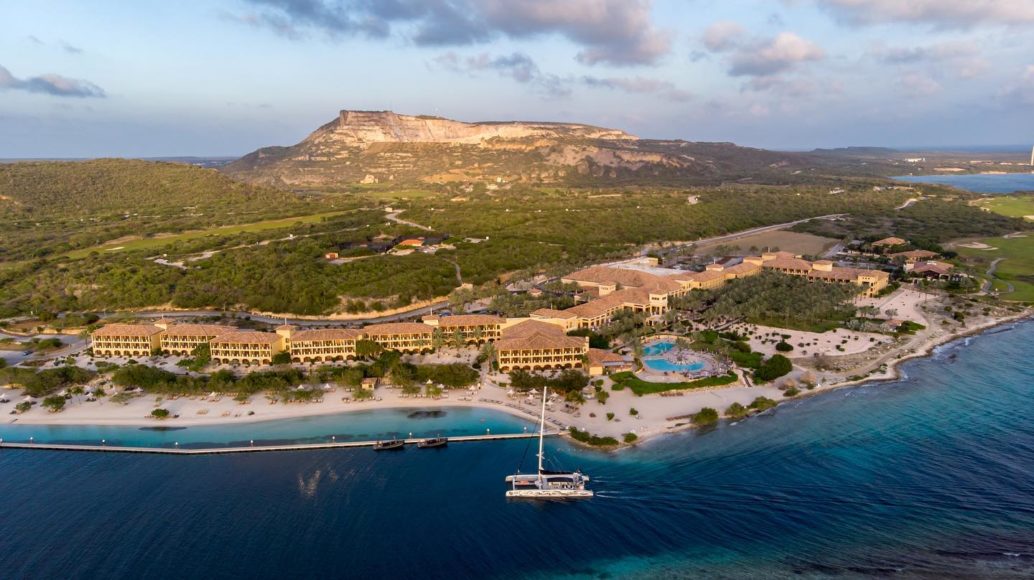The new Sandals Royal Curaçao opening next year features delightful swim-up suites with butlers – and amazing views. Courtesy Sandals.