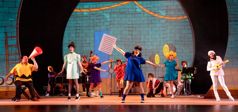 a-scene-from-A-CHARLIE-BROWN-CHRISTMAS-LIVE-ON-STAGE---172.-photo-by-Richard-Termine