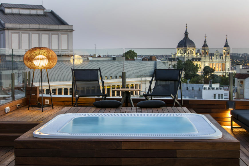 Gran Meliá Palacio de los Duques’ rooftop jacuzzi and view. Photographs courtesy Gran Meliá Palacio de los Duques.
